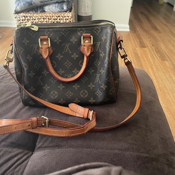 Louis Vuitton Speedy Bandoulière handbag in Monogram canvas. - Picture 1 of 10